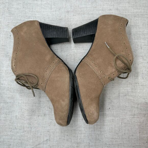 Clarks Bendables Sapphire Chloe Taupe Boots Suede Oxford Heeled Boot Women's 9 - Picture 9 of 10